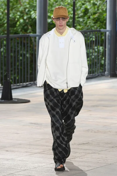 Look 33